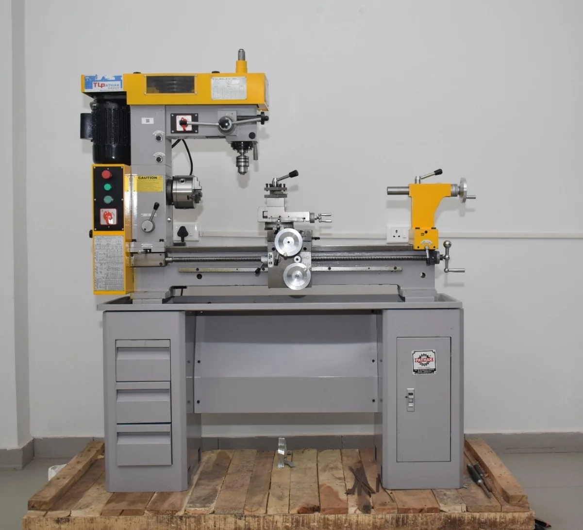 Pathak Centre Lathe Machine